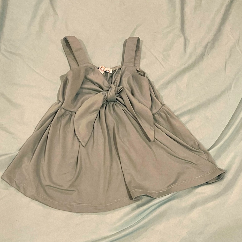 NWOT Sage Green Tank top with tie. Baileys blossoms 4t